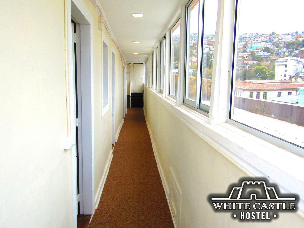 White Castle Hostel 瓦尔帕莱索 外观 照片